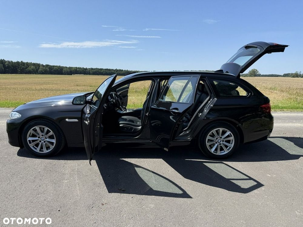 BMW Seria 5 530d Sport-Aut - 33