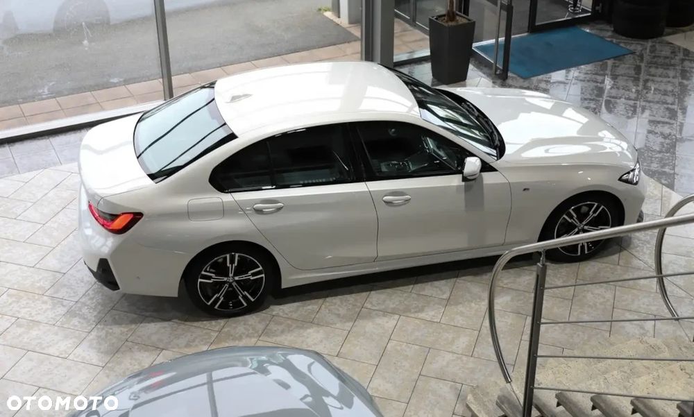 BMW Seria 3 330d xDrive mHEV M Sport - 7
