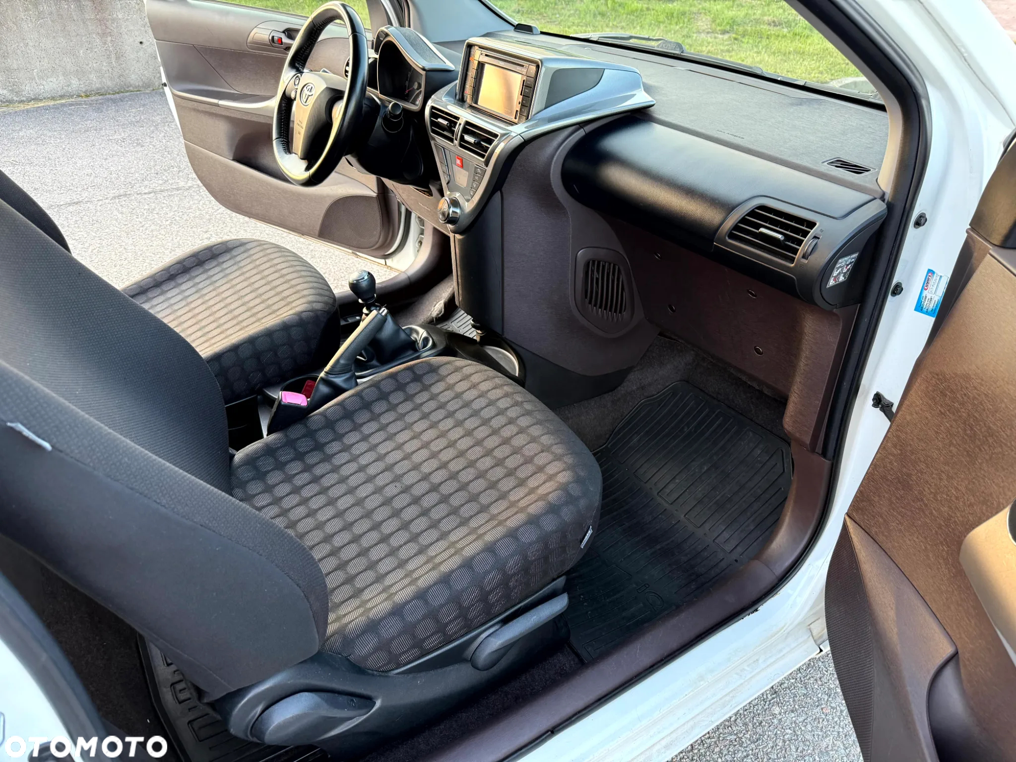 Toyota iQ 1.0 Sol - 16