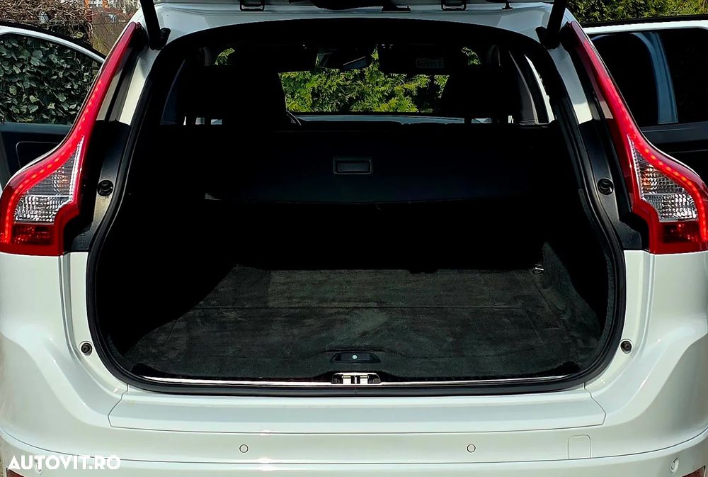 Volvo XC 60 D5 AWD Geartronic Summum - 23