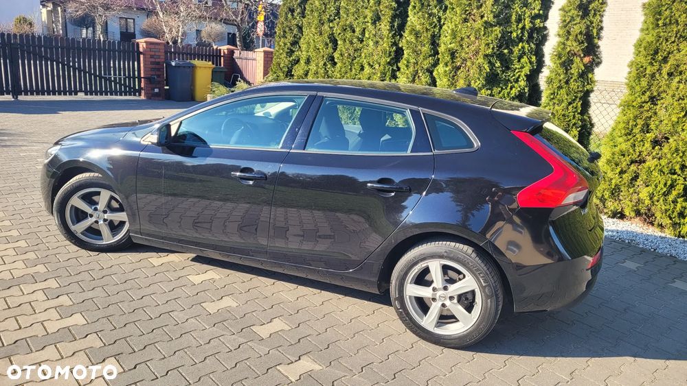 Volvo V40 D2 Momentum - 4