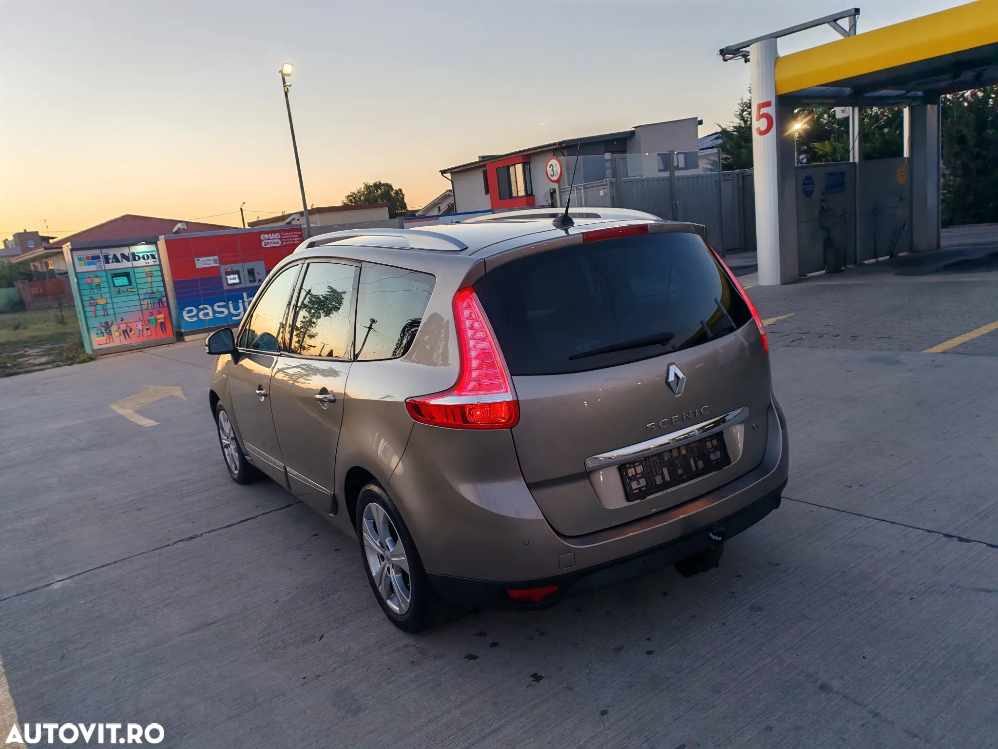 Renault Scenic ENERGY TCe 115 Bose Edition - 14