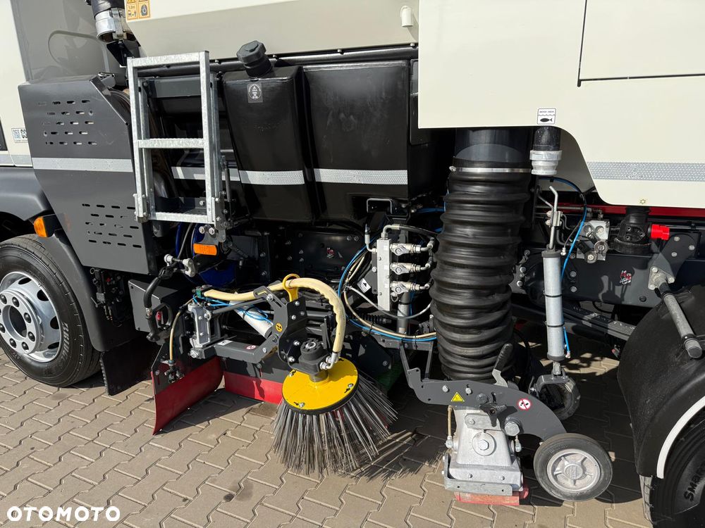 Volvo FL 15.250 Euro 6 // zamiatarka JOHNSTON VT652 //  BUCHER // odkurzacz , polewaczka - 16