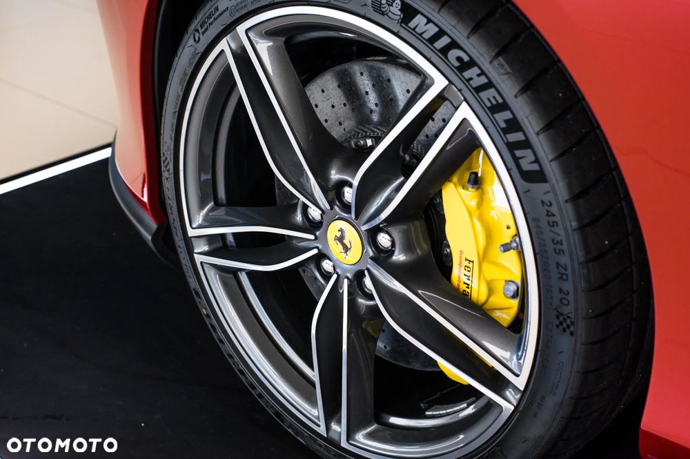 Ferrari Roma Spider - 12