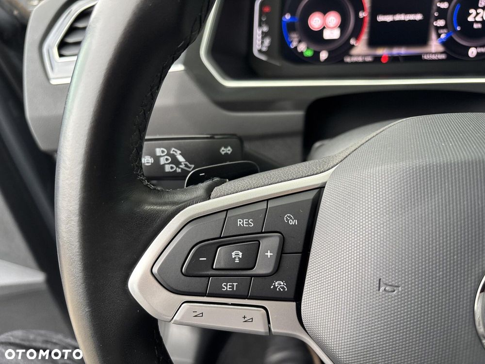 Volkswagen Tiguan 2.0 TDI SCR 4Mot Elegance DSG - 24