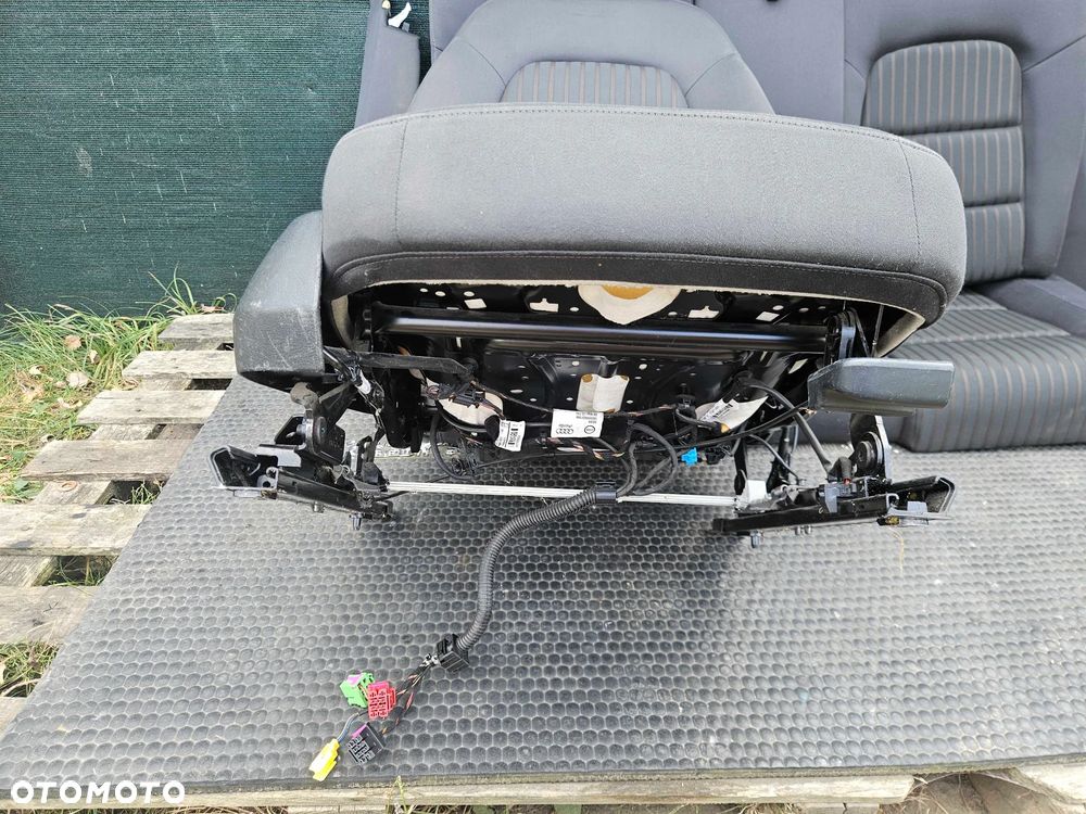 Fotele Fotel Kanapa Skladana Ciemne Grzane Elektryczne Ledzwia Podswietlanie  Audi A4 B8 Kombi Avant - 28
