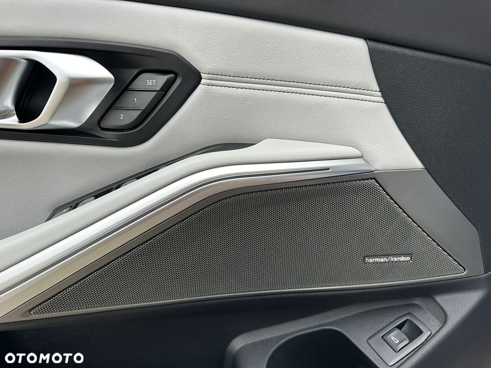 BMW M3 Competition xDrive sport - 23