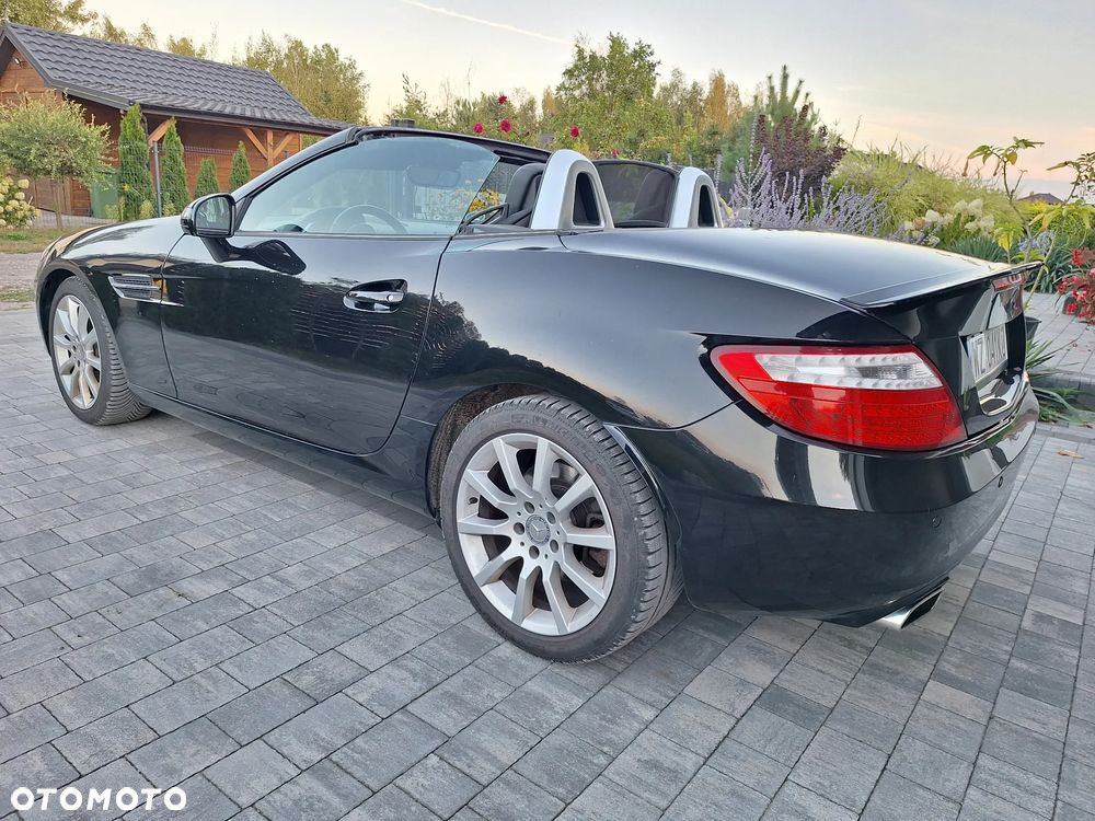 Mercedes-Benz SLK 200 (BlueEFFICIENCY) CarbonLOOK Edition - 4