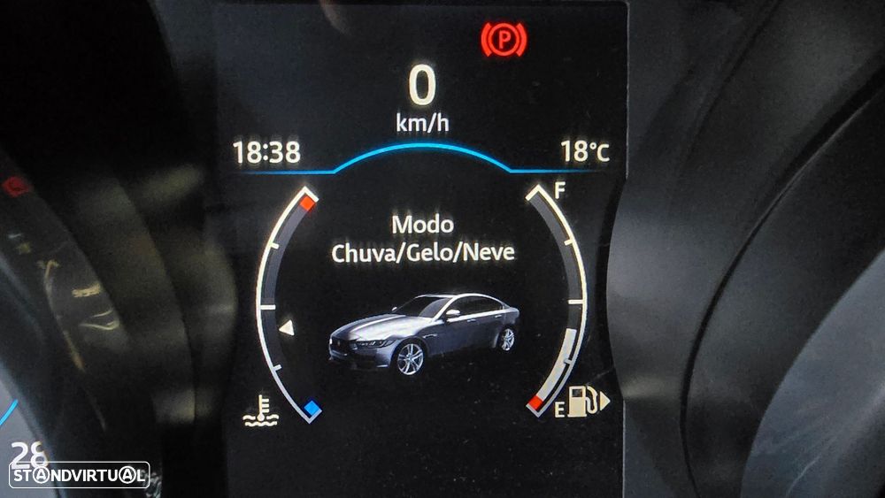 Jaguar XE 2.0 D R-Sport - 20