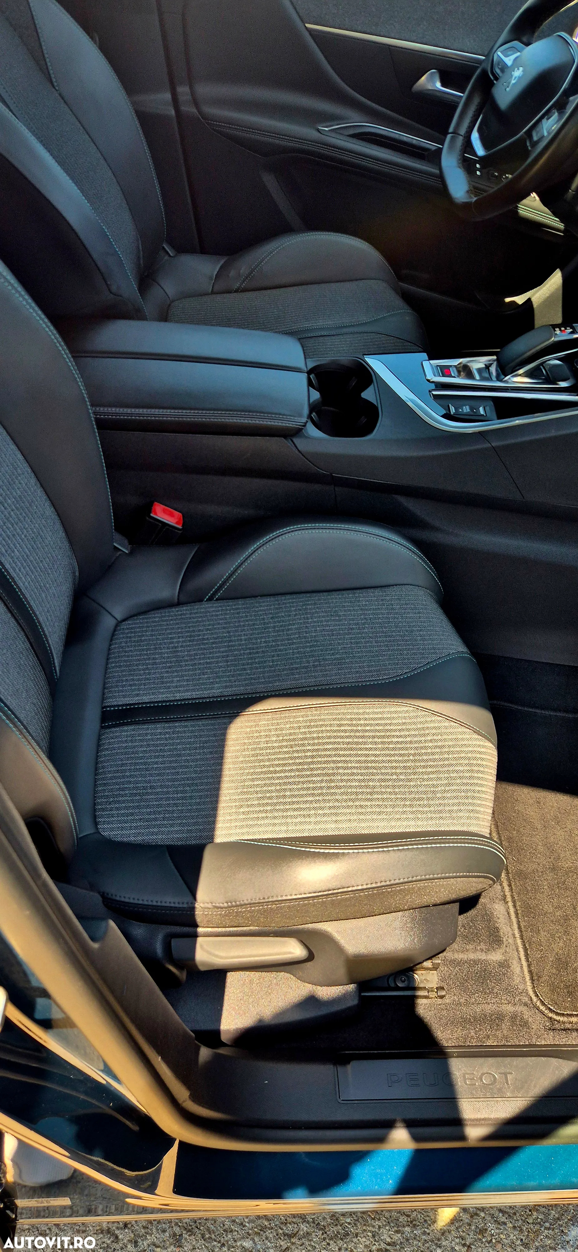Peugeot 3008 PHEV EAT8 Allure - 17