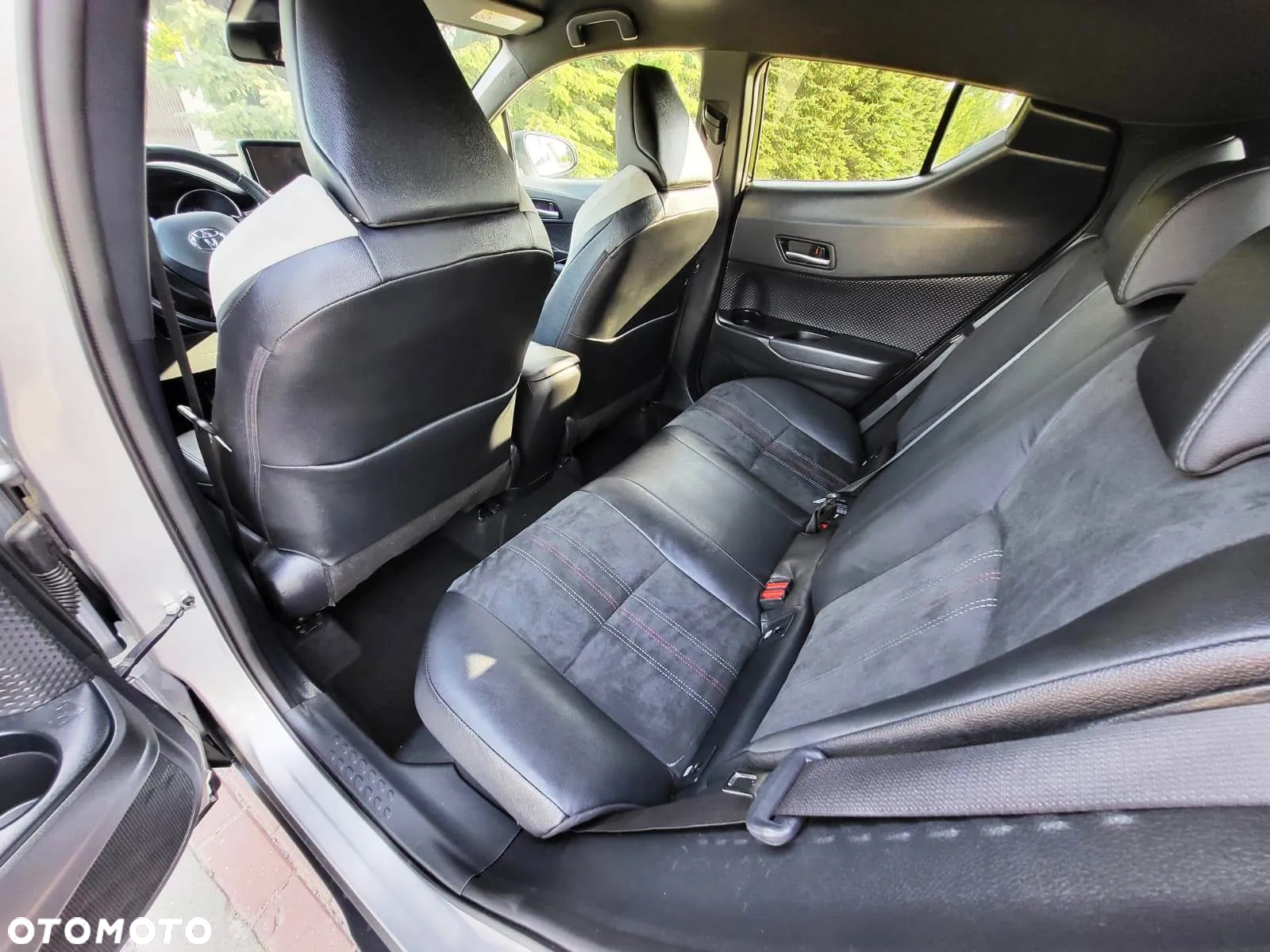Toyota C-HR 2.0 Hybrid Executive - 14