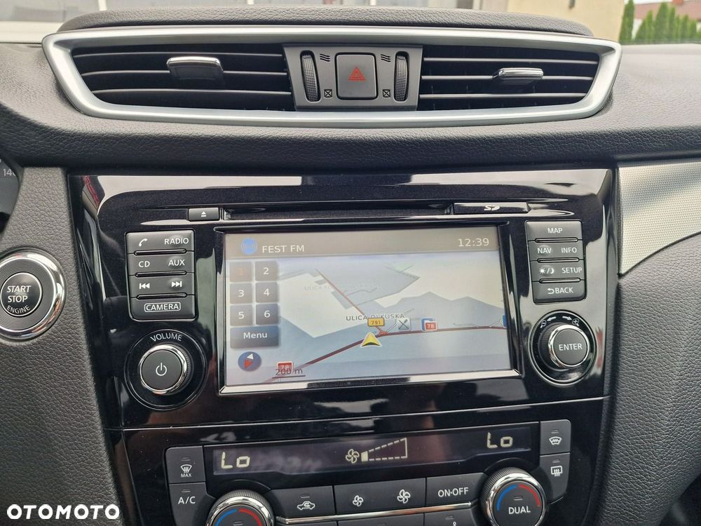 Nissan Qashqai 1.2 DIG-T N-Connecta EU6 - 29