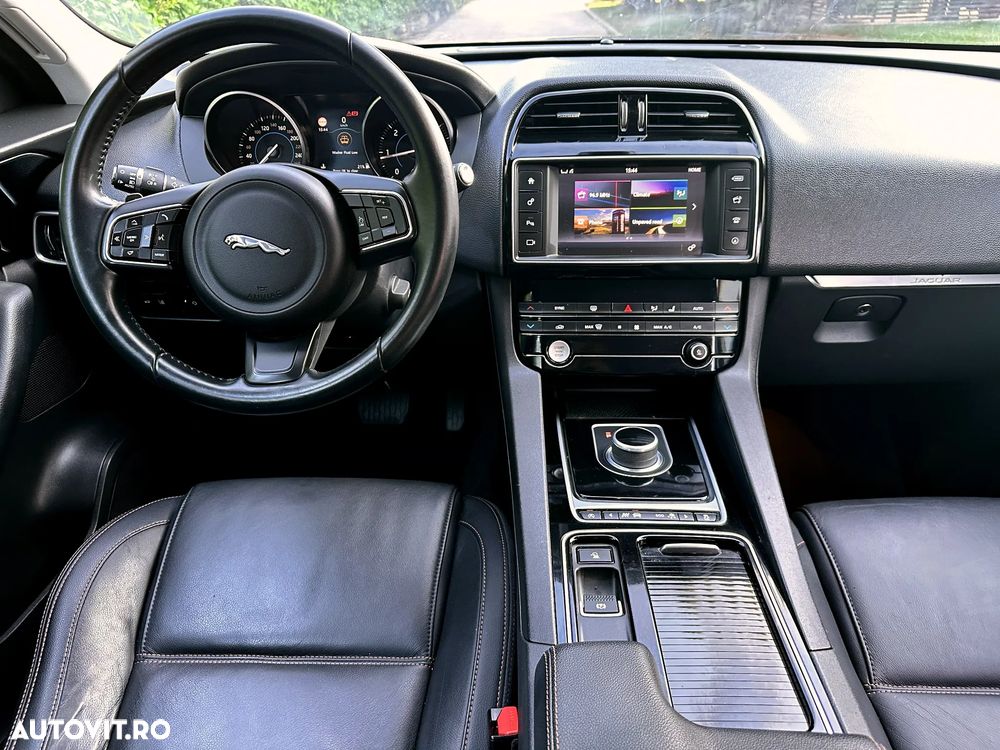 Jaguar F-Pace 20d AWD Aut. Prestige - 14