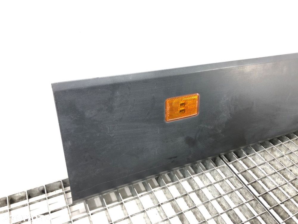 LISTWA BOCZNA PRAWA  MAN TGE Autobus 2017 - 2022 2.0 TDI 130 kW [177 KM] olej napędowy 2017 - 2022 - 2