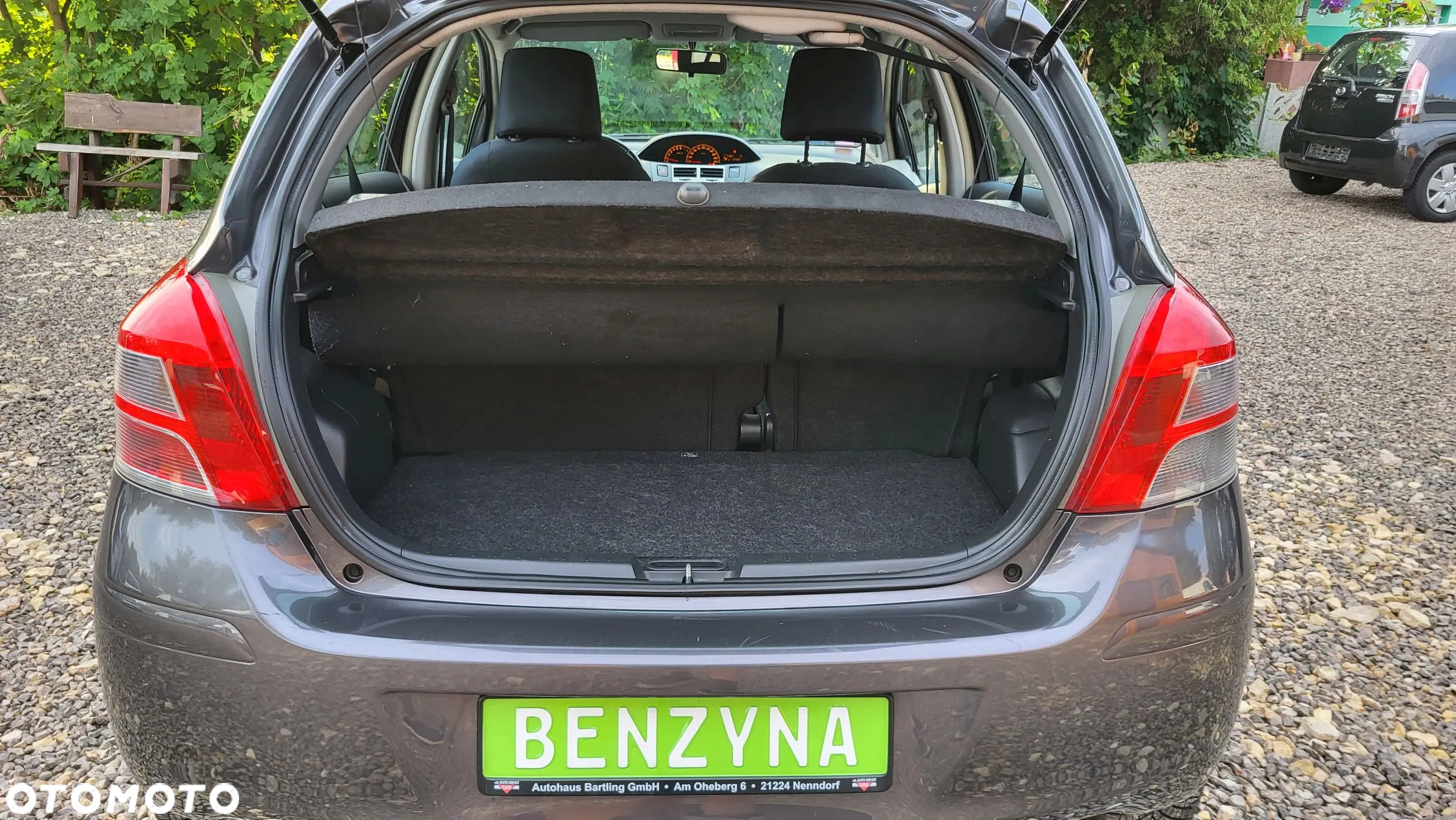 Toyota Yaris 1.0 Premium - 18