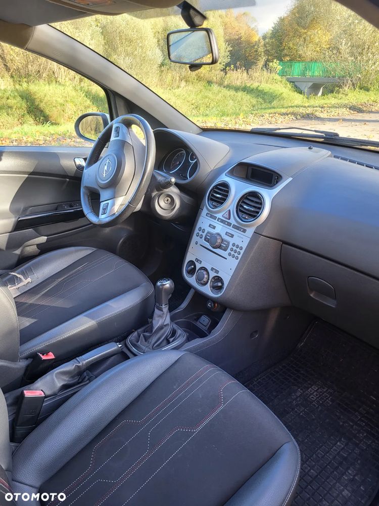 Opel Corsa 1.4 16V Edition 150 - 6