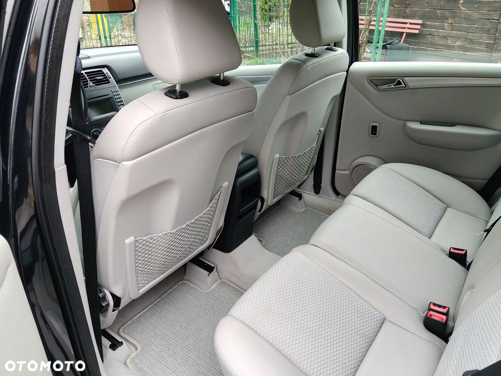 Mercedes-Benz Klasa B 180 CDI - 19