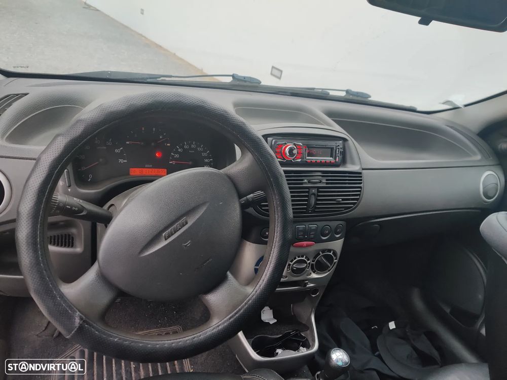 Fiat Punto 1.9 JTD HLX - 5