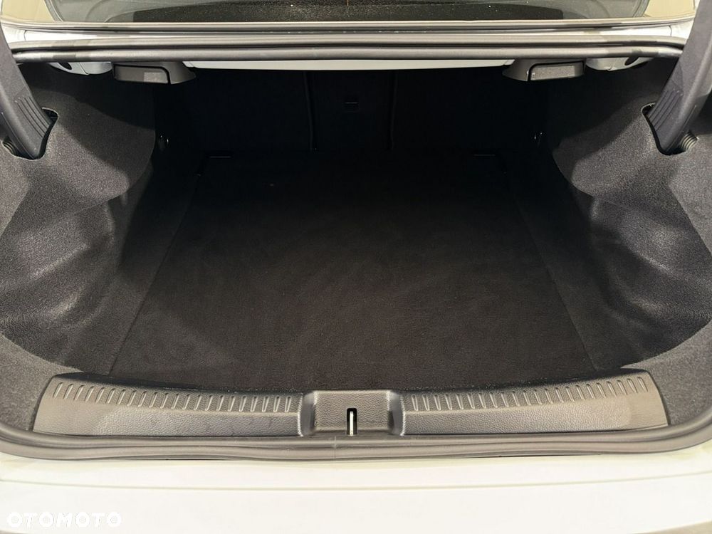 Mercedes-Benz CLA - 16