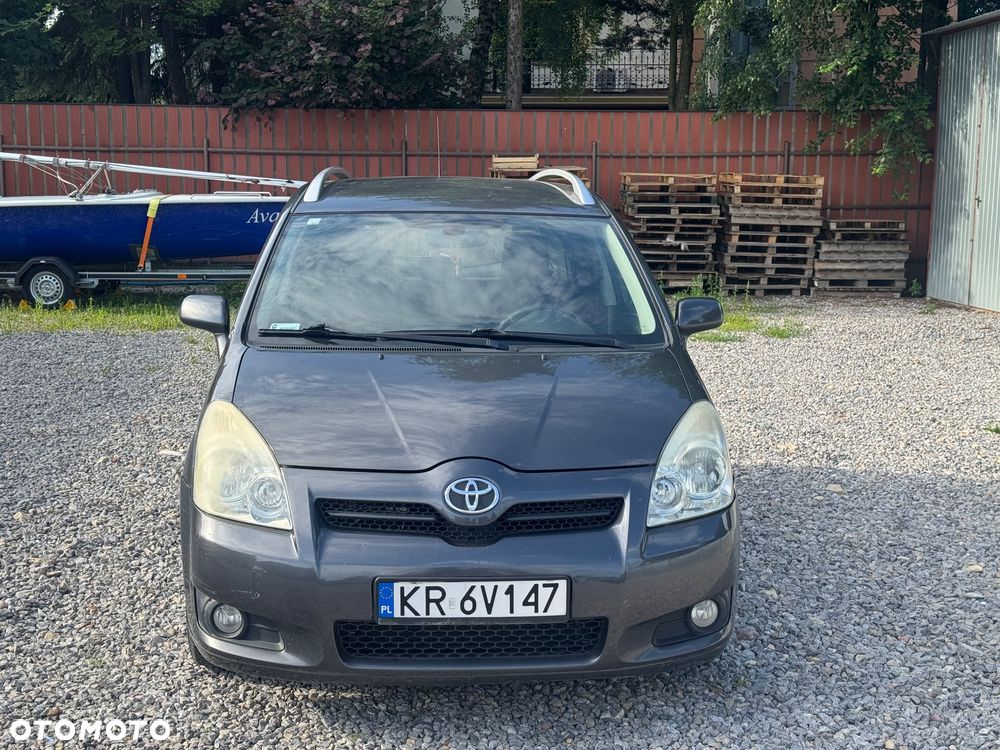 Toyota Corolla Verso 2.2 D-4D - 2