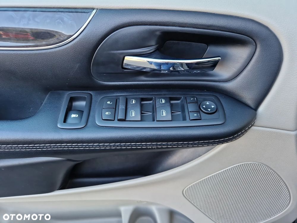 Chrysler Town & Country 3.6 Touring - 10