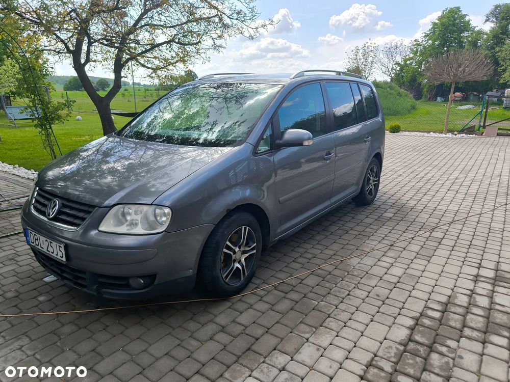 Volkswagen Touran 2.0 TDI Highline - 11