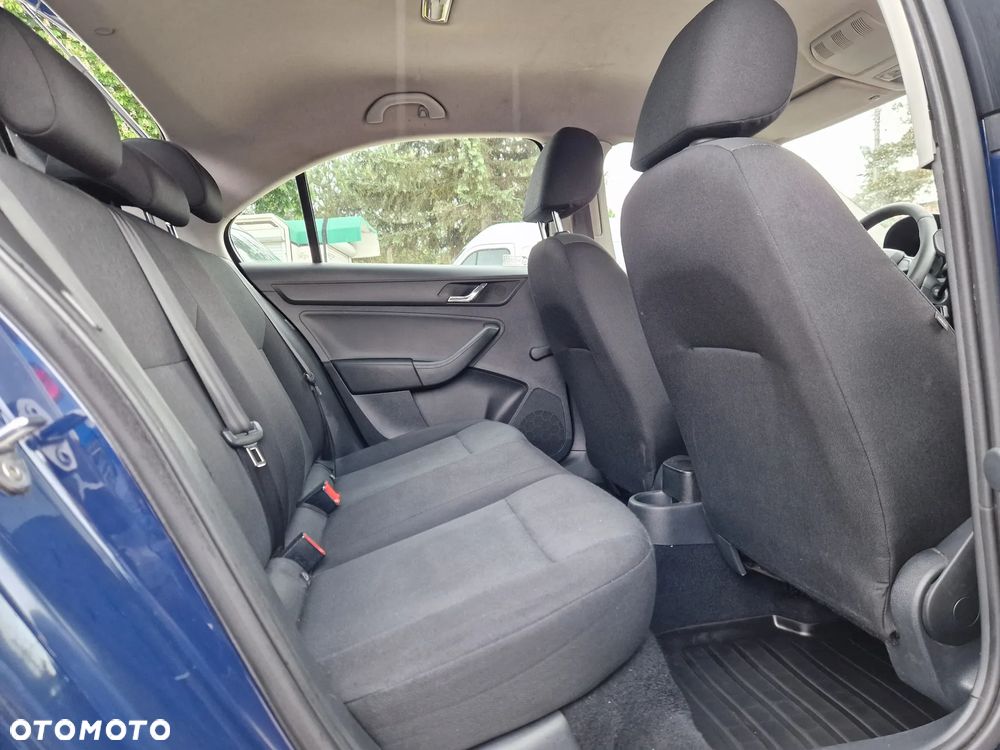 Skoda RAPID 1.2 TSI Ambition - 17