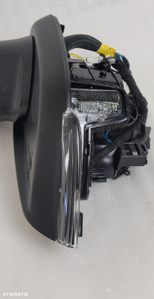 LUSTERKO LEWE VOLVO XC90 II 2015- 31385655 14pin - 11