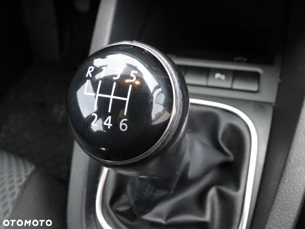 Volkswagen Jetta 1.2 TSI Comfortline - 24