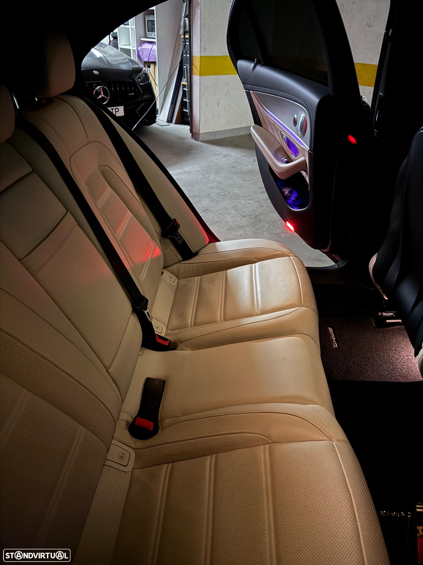 Mercedes-Benz E 63 AMG S 4-Matic+ - 27