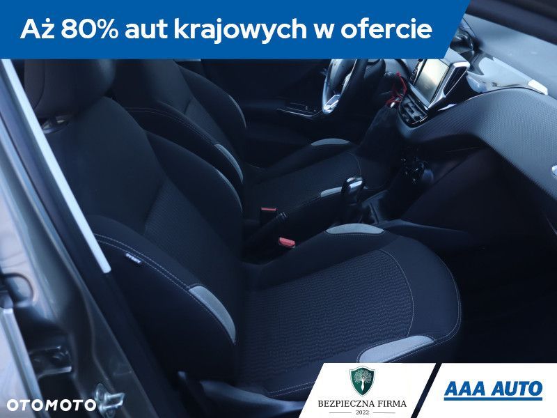 Peugeot 208 - 11
