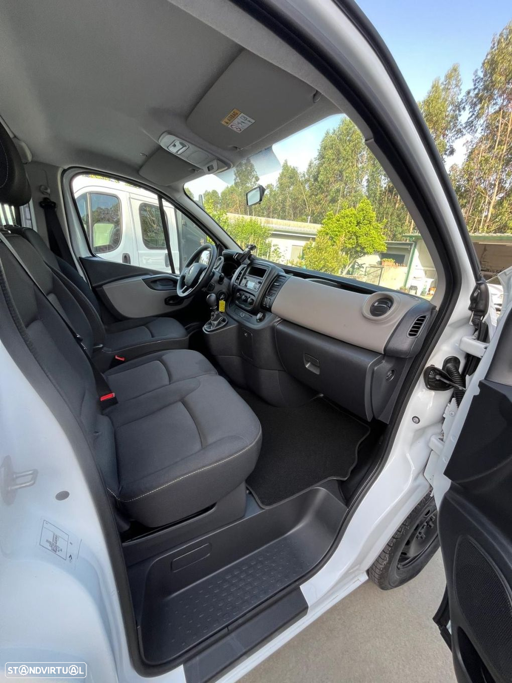 Renault Trafic 9 lugares 62.000km - 12