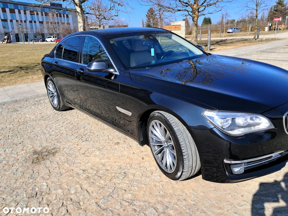 BMW Seria 7 740d - 2
