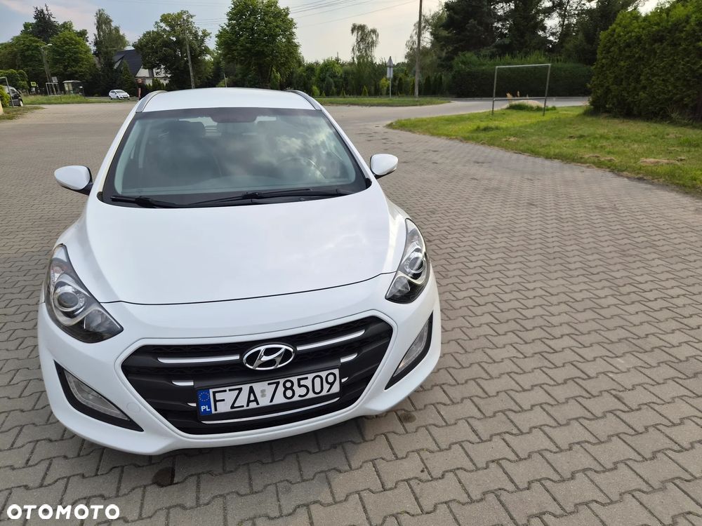 Hyundai i30 1.6 CRDI Intro Edition - 1