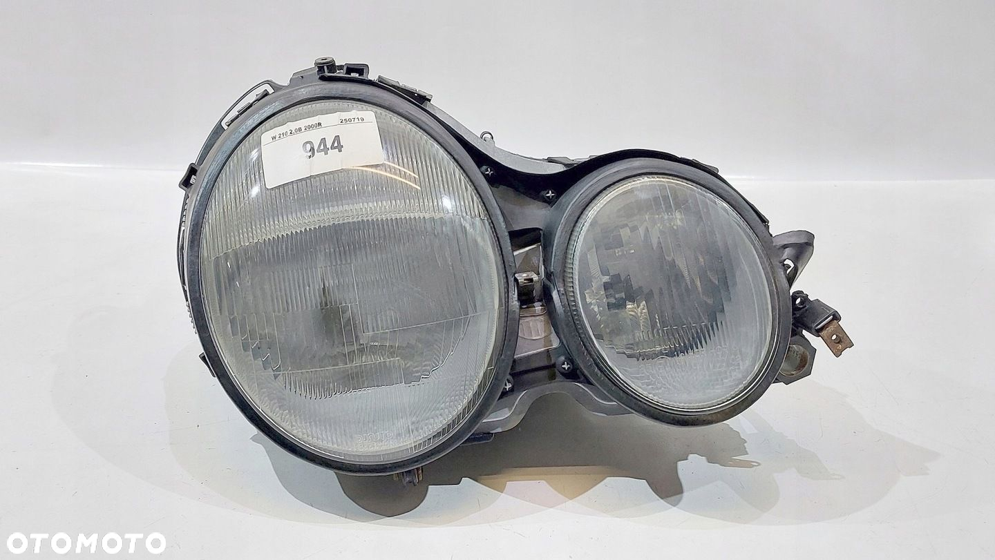 LAMPA REFLEKTOR PRZÓD PRAWY MERCEDES BENZ E KLASA W210 95-02r. - 2