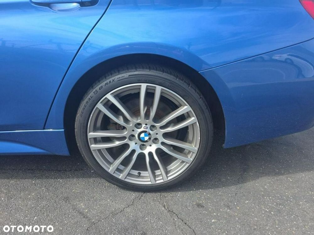 BMW Seria 3 330i xDrive M Sport - 13