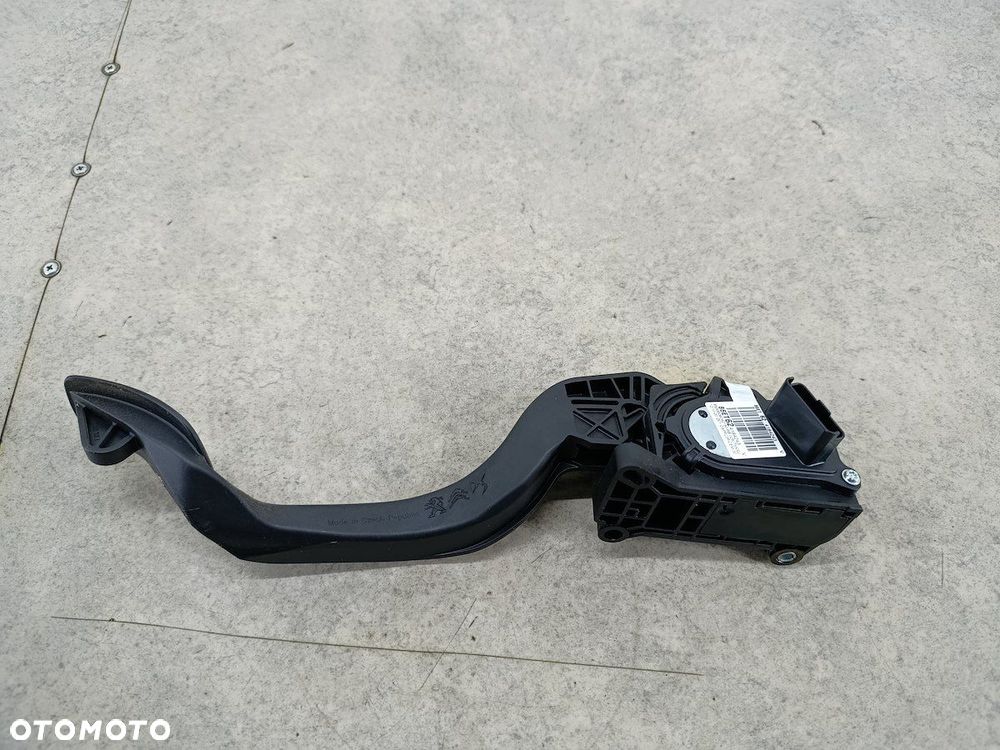 PEDAŁ GAZU, POTENCJOMETR OPEL GRANDLAND X 9836042180 028075500J 1.2 12V - 1