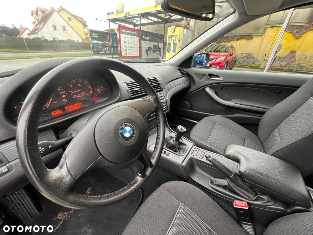 BMW Seria 3 318 CI - 13