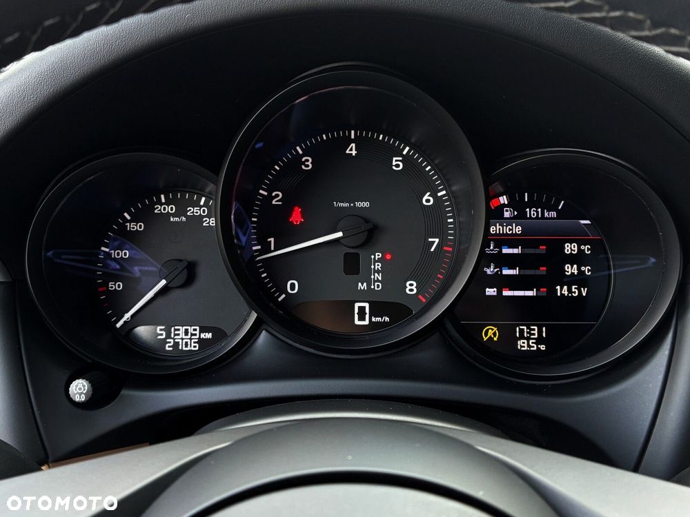 Porsche Macan - 25