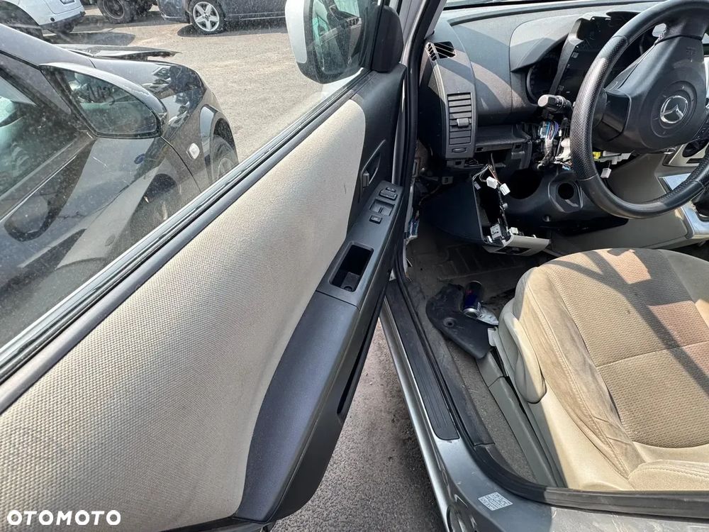 Mazda 5 2005r poj. 1.8 benzyna 116 KM na części - 7