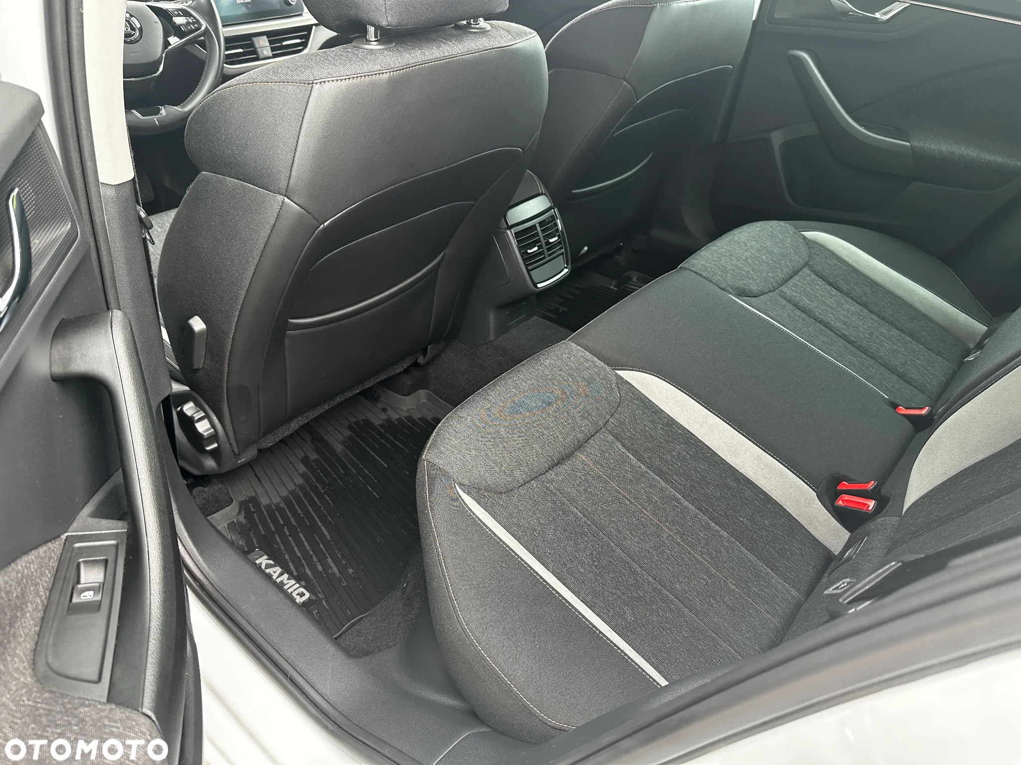 Skoda Kamiq 1.0 TSI Style DSG - 25