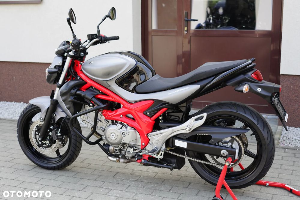 Suzuki Gladius - 20