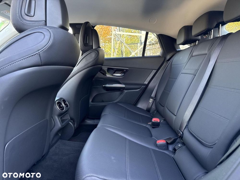 Mercedes-Benz GLC - 12