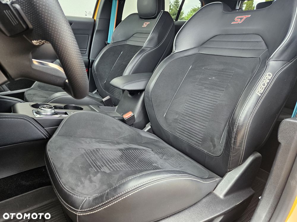 Ford Focus 2.3 EcoBoost S&S ST - 23