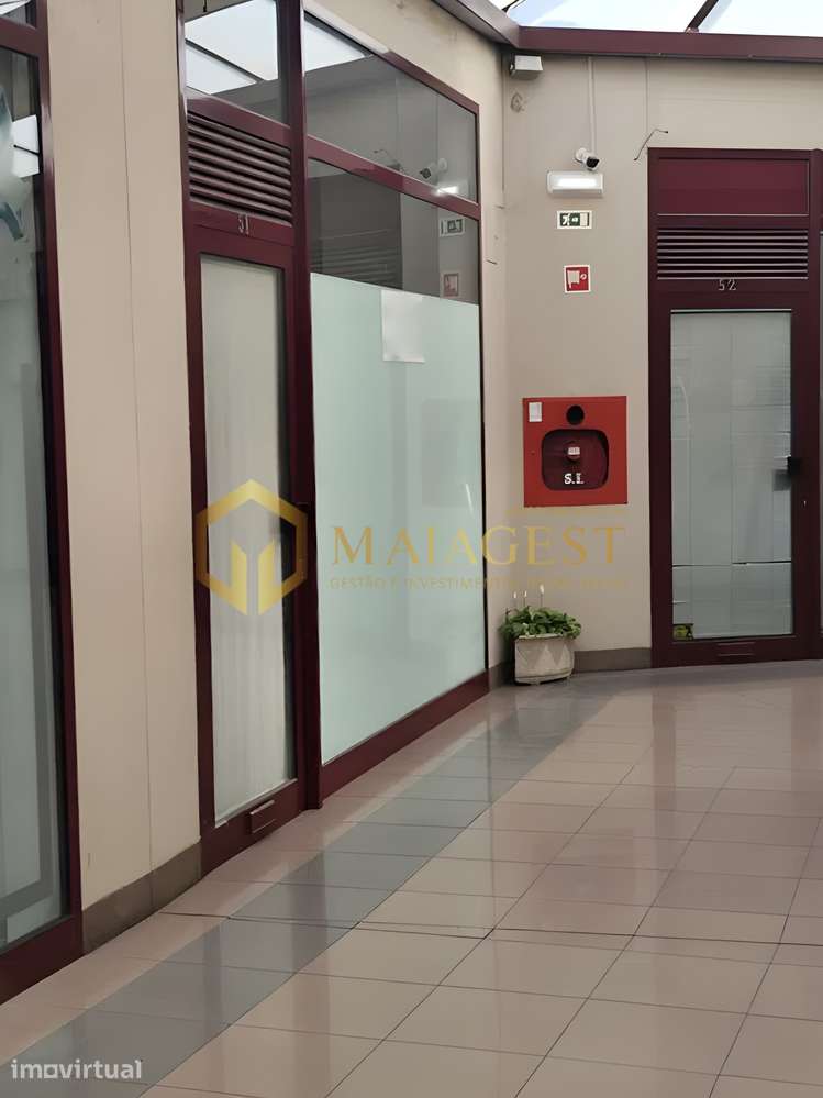 Loja Comercial no Centro Comercial dos Aviadores - Grande imagem: 5/12