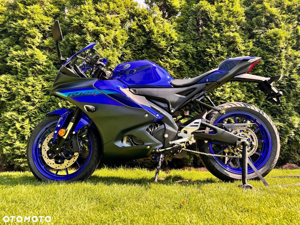 Yamaha YZF - 8