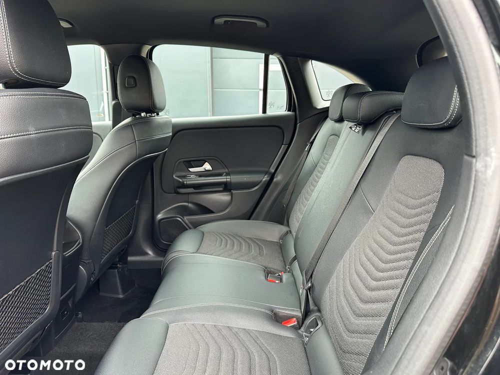 Mercedes-Benz GLA 200 Style - 34