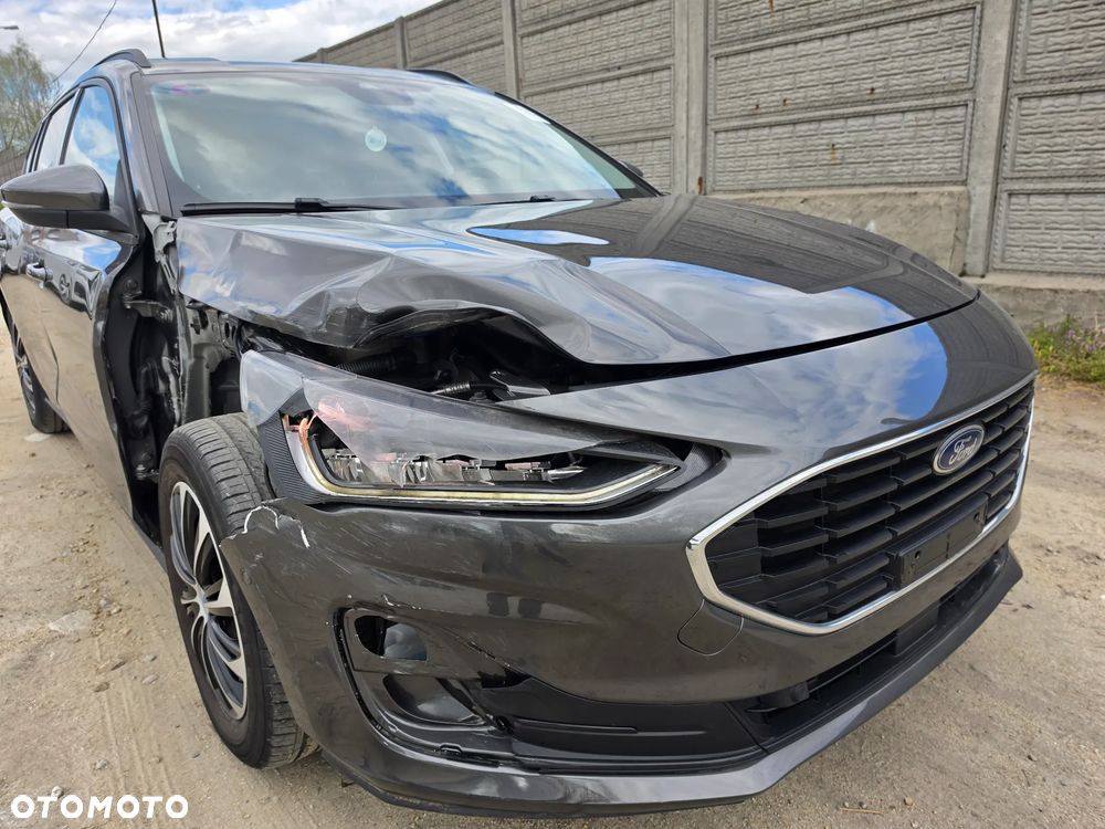 Ford Focus SW 1.0 EcoBoost S&S COOL&CONNECT - 24