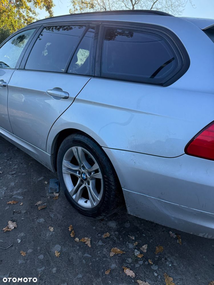 BMW Seria 3 320d DPF Touring - 9