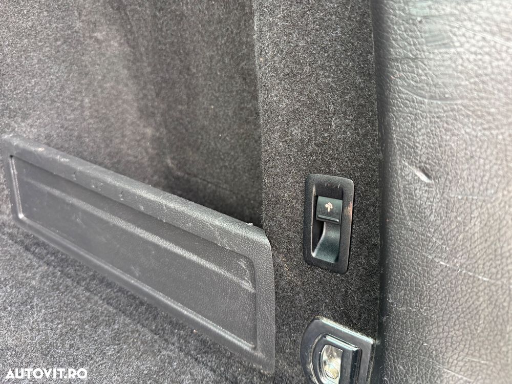 Volkswagen Passat 2.0 TDI BlueMotion Technology DSG Highline - 13